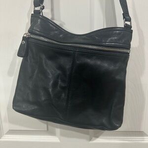 Sleek Black Leather Shoulder Bag